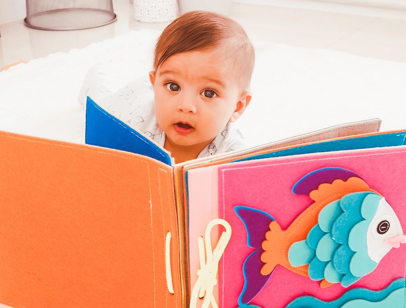 انتخاب کتاب مناسب برای نوزادان و نوپایان